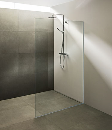 Sail Straight Shower Screen in 10mm Glass (70A)