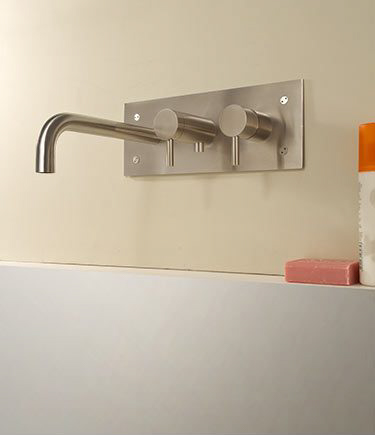 Noa Bath Tap with Shower Tap (49D)