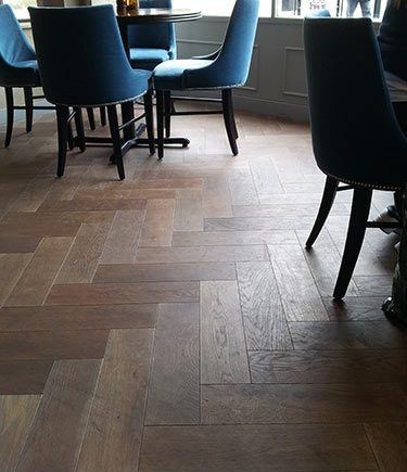 Big Herringbone Engineered Block Flooring (93JJ)