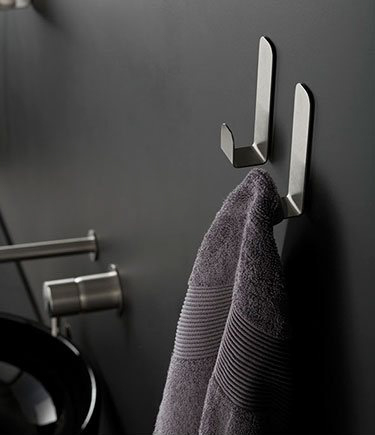 Mia Black Chrome Towel & Robe Hooks (32E)