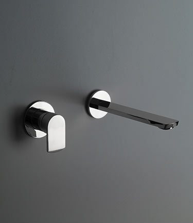 Kara Wall Mounted Bath Filler (41DD)