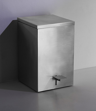 Kara Chrome Bathroom Bin (59KGCR)