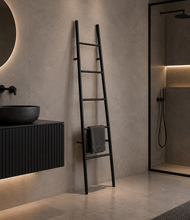 Leaning Ladder Matt Black Towel Rail (58DM)
