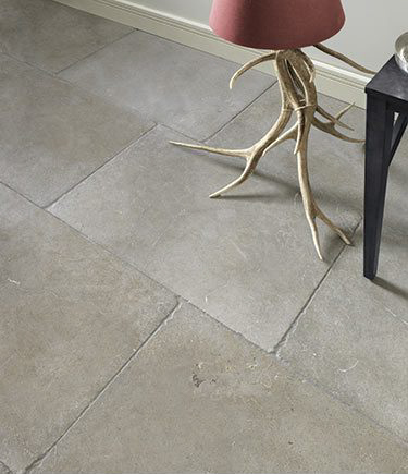 Moleskin Tumbled Limestone Tiles (95BB)