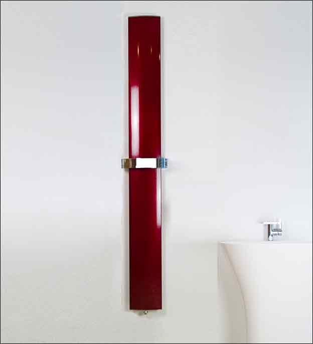 Tall thin towel radiator outlet