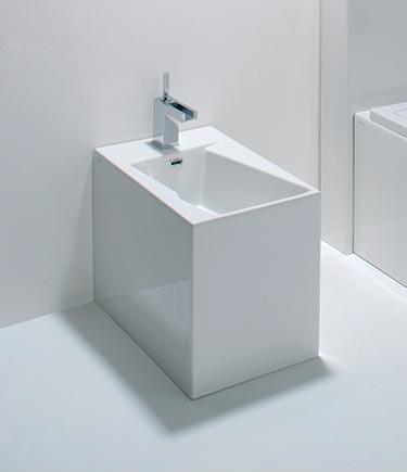 Qube Back to Wall Bidet (21G)