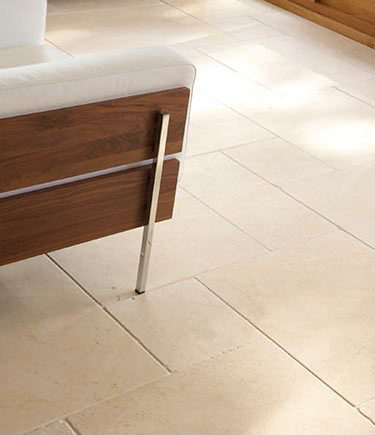 Cream / Gold Tumbled Limestone Flooring Tiles (95W)
