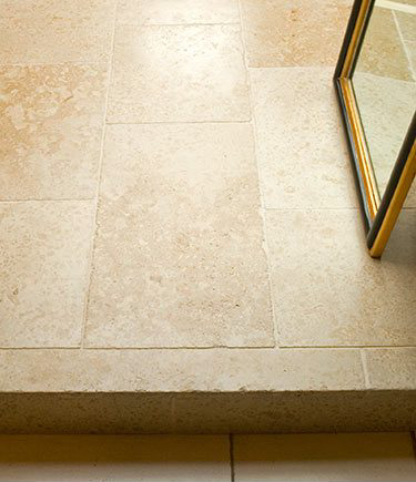 Antique Jura Limestone Flooring Tiles (95C)