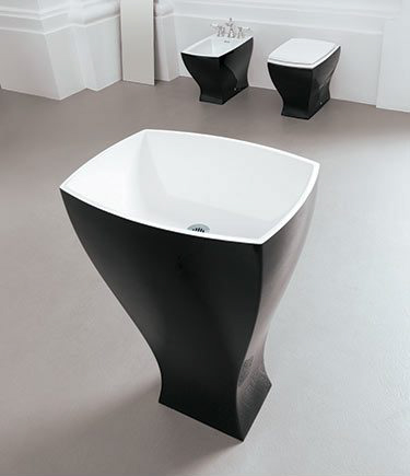 Lulu Black Freestanding Basin (13E)