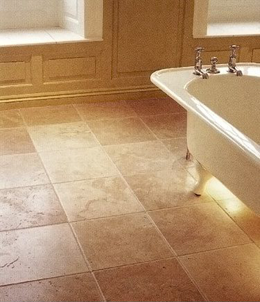 Roman Stone Filled Travertine Tiles (94E)