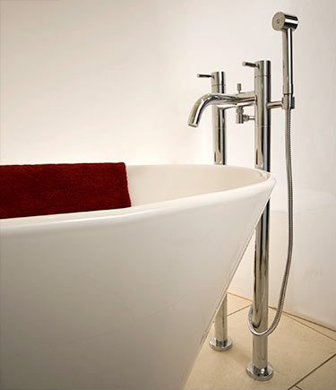 Fresh Freestanding Bath Tap with Handheld Shower (47M)