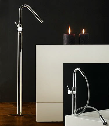 Freestanding Bath Tap with Pull Out Shower (39E)