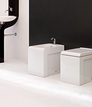 Nouveau White Back to Wall Bidet (15K)