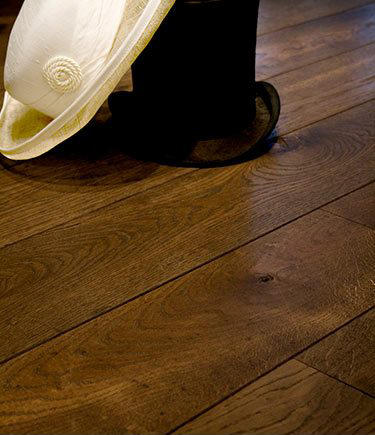 Queen Antique Oak Engineered Wood Flooring (93V)