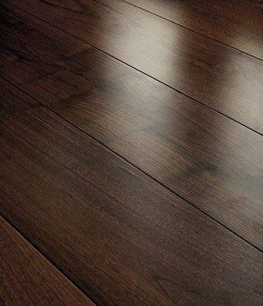 Walnut Flooring in Lacquer (92E)