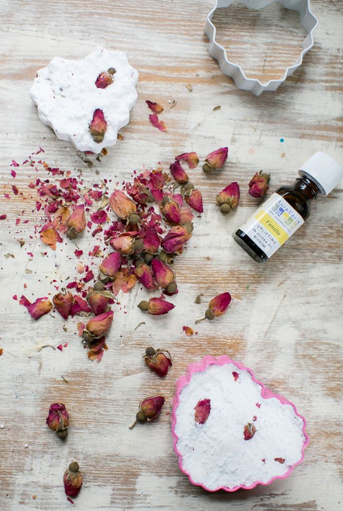 rose-vanilla-bath-bombs