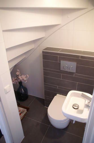 small-bathroom-under-stairs