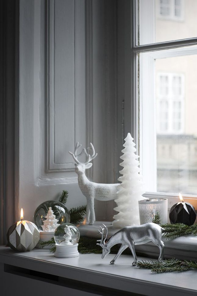 xmas-window-sill